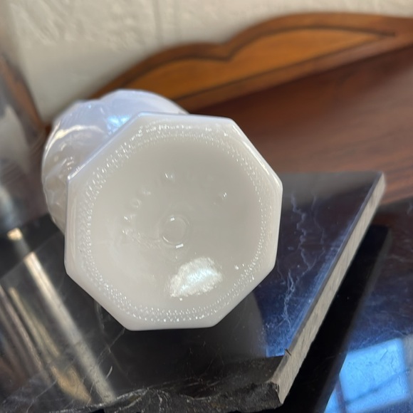 Vintage Hoosier Milk Glass Vases One Set of Three (3) - Picture 11 of 12